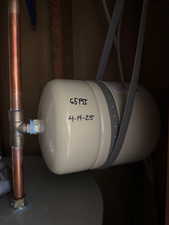 Detailed view expansion tank