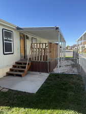 Entrance to property featuring a patio area
