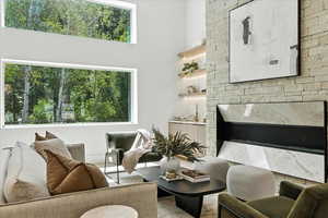 Living area with a high ceiling