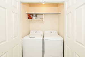 Washroom with independent washer and dryer