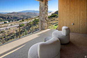 Balcony featuring a mountain view