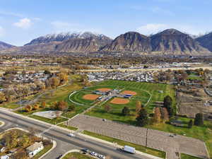 Aerial view of property's location with mountains