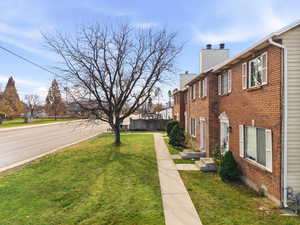 View of yard with a residential view