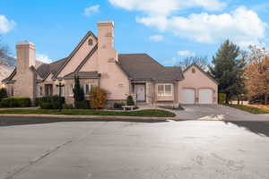 Gorgeous twin-home in Normandy Village