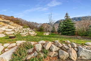 View of yard featuring a mountain view