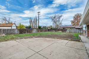 Spacious backyard, huge patio area