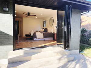 Tri-fold doors open ALL the way (they also have a built-in screen)