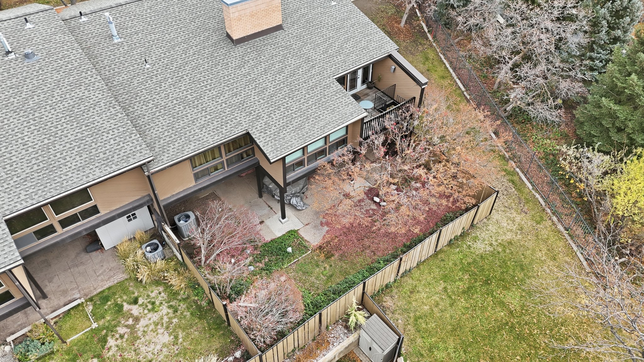 Aerial view of property and surrounding area