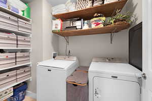 Washroom with independent washer and dryer
