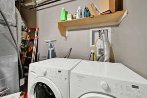Washroom with heating unit and independent washer and dryer