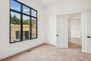 Bedroom (#5) adjacent to jack/jill bathroom