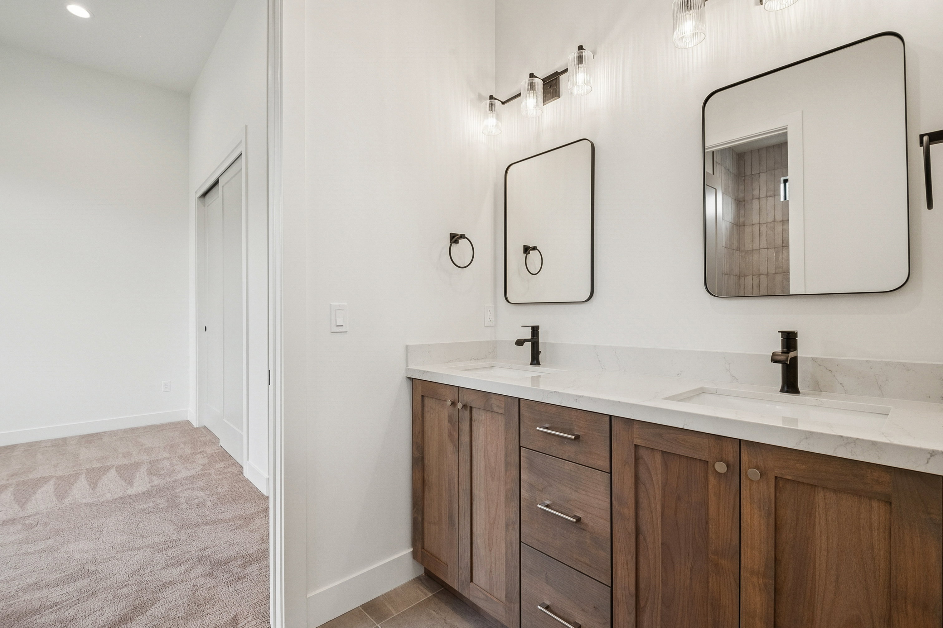 Dual entry jack/jill double vanity bathroom for bedroom #4 and #5