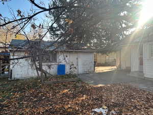 Side of Garage facing backyard