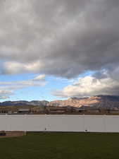 View of yard featuring a mountain view