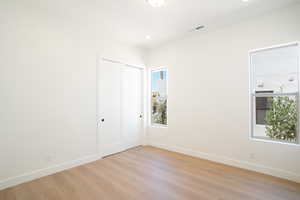 *Photo of a similar unit