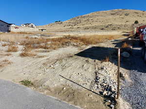View of yard with a mountain view