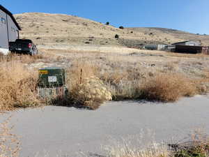 View of yard with a mountain view