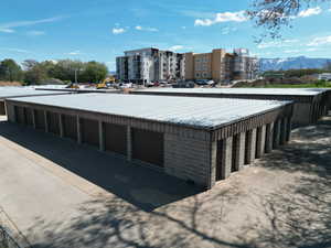Garage featuring a mountain view