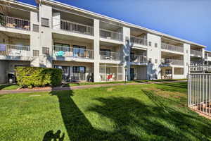 View of apartment building / complex