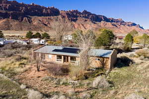 View of mountain backdrophttps://assets.utahrealestate.com/photos/280x210/2124608_dd9b110e2b5032c943d2f76fb980182e_6924e1154341c.jpg