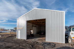 30x50 detached garage/workshop with 14' door (brand new door is now installed)