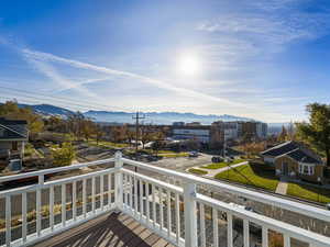 Balcony featuring a mountain view