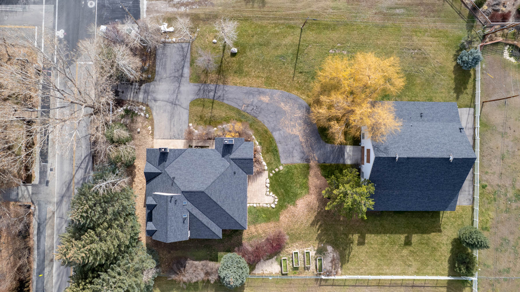Aerial view of property and surrounding area
