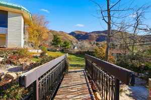 Surrounding community with a mountain view