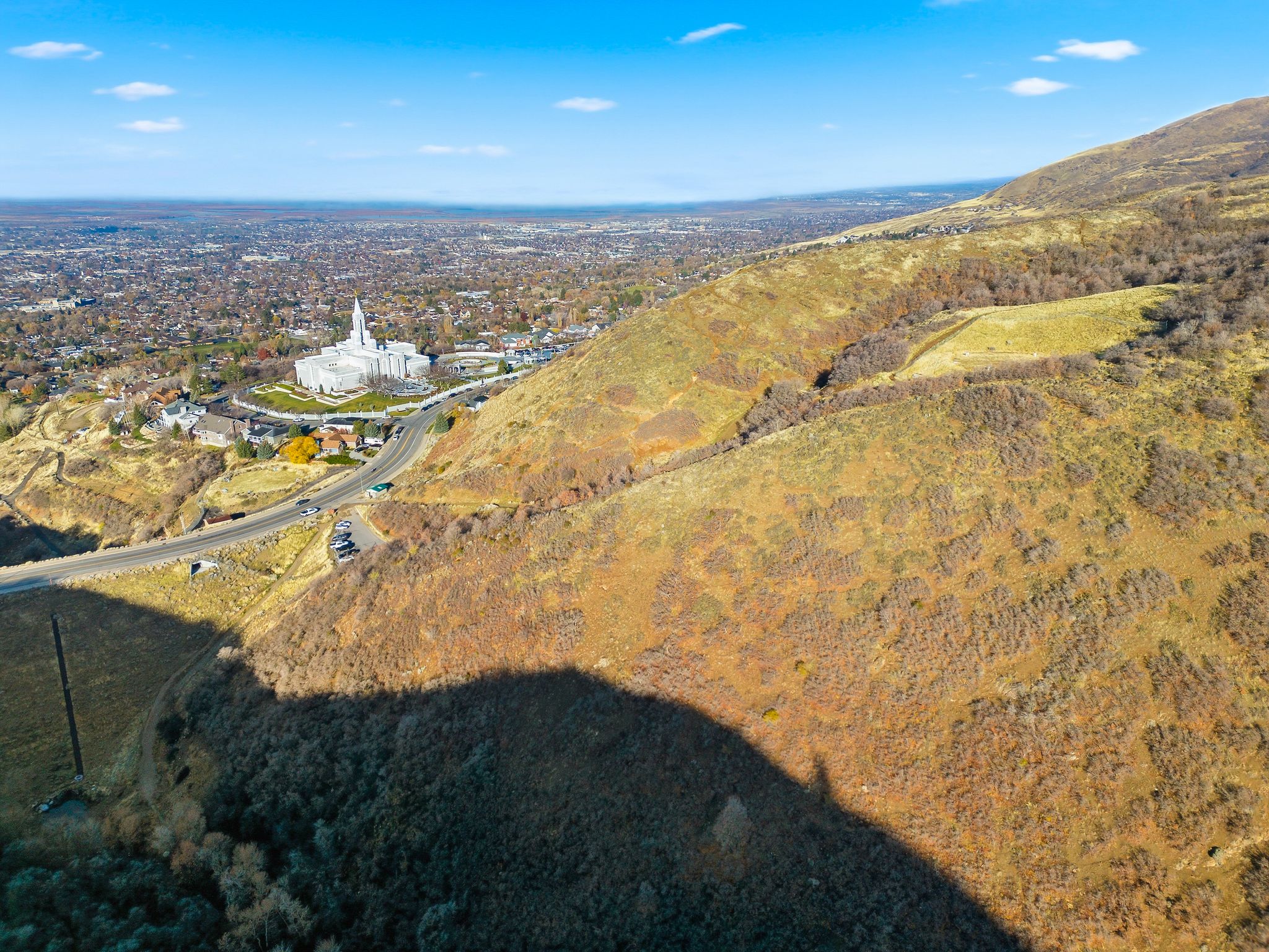 Aerial view of property and surrounding area