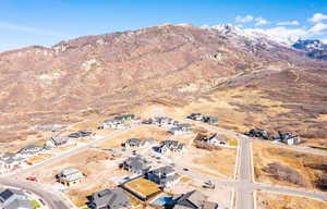 Breathtaking panoramic views of Lone Peak Canyon await you.