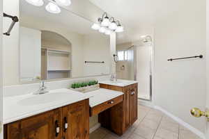 closet to the right, jetted bath tub around corner