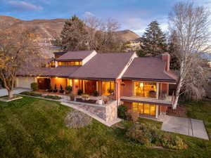 Front of home with mountain backdrop