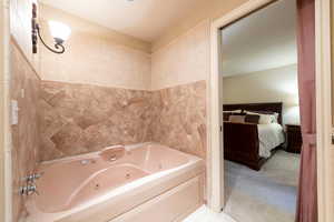 Jacuzzi tub in primary bathroom