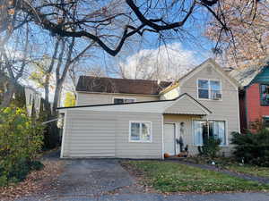 driveway off of 900 E