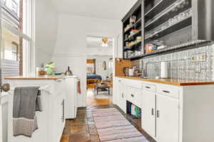 North Unit 1888 Kitchen