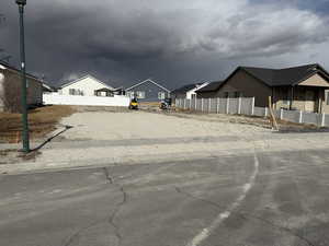 View of yard with a residential view