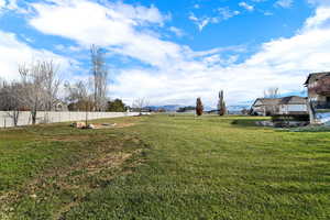 View of yard featuring a mountain view
