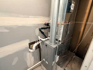 Utilities with heating unit