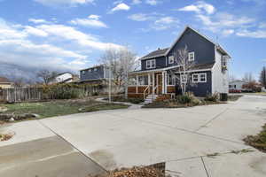 View of front of house featuring a porch