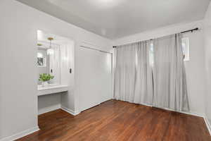 Built in Vanity in bedroom