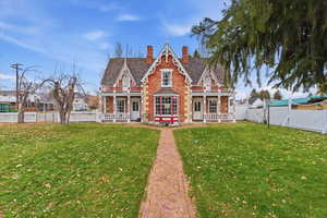 The famous Bonner House was built in 1877 and is on the National Register of Historic Places.