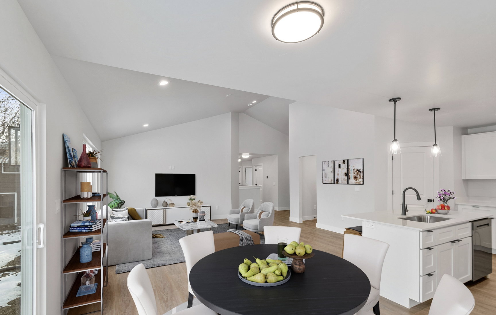 Living/dining area