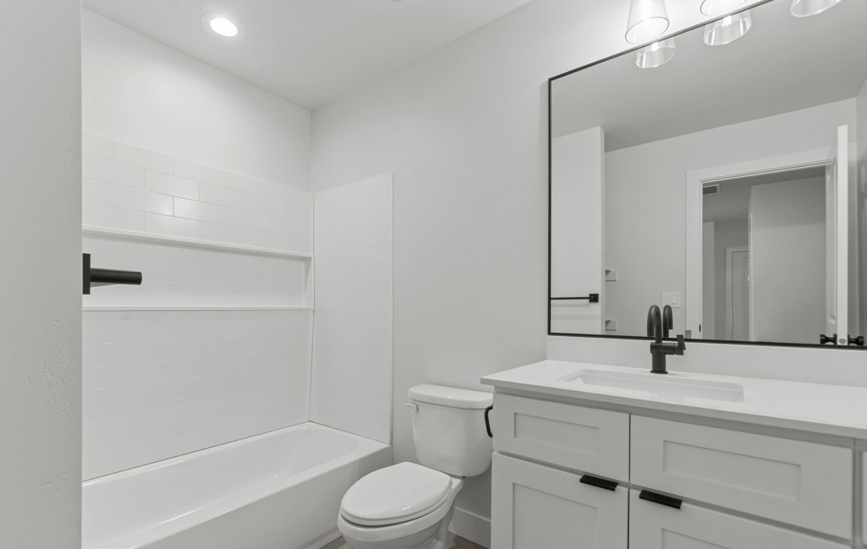 Full bathroom with soft close cabinets