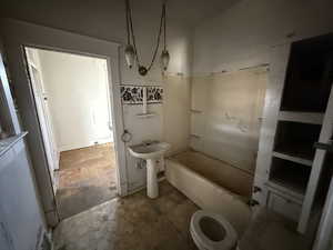 View of full bathroom