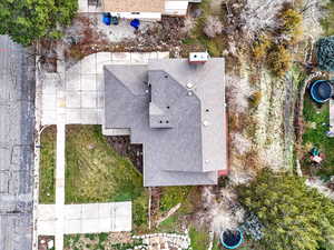 Aerial view of property and surrounding area