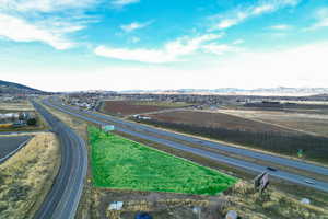 View of property location featuring a mountainous background and property boundaries highlighted