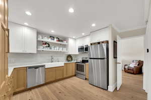 Kitchen decorative backsplash.