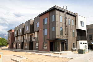 View of apartment building / complex