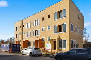 View of apartment building / complex