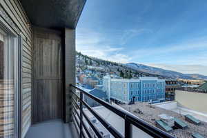 Balcony featuring a mountain view